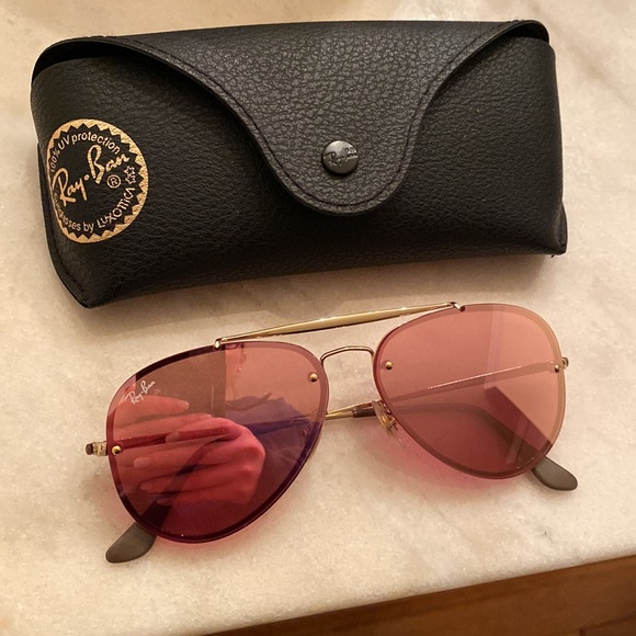 Ray bans never worn - Picture 2 of 2